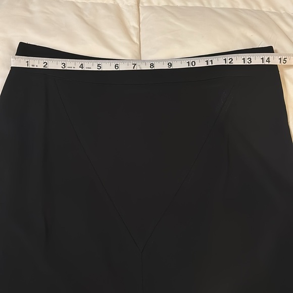EUC Dolce & Gabbana skirt, black, size 6 estimate - Picture 4 of 6
